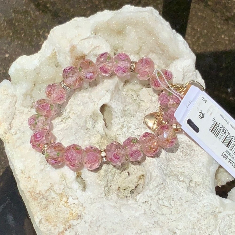 BETSEY JOHNSON ROSE BEADS STRETCH BRACELET, NEW WITH TAGS